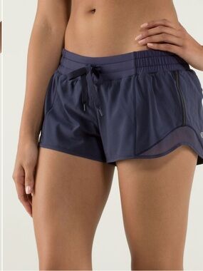 ❤️… Lululemon 2.5 Hottie Hot Shorts Side Sheer Blue